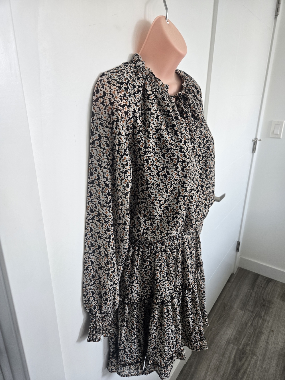 Japna Black and Cream Floral Tiered Mini Dress - Picture 4 of 7